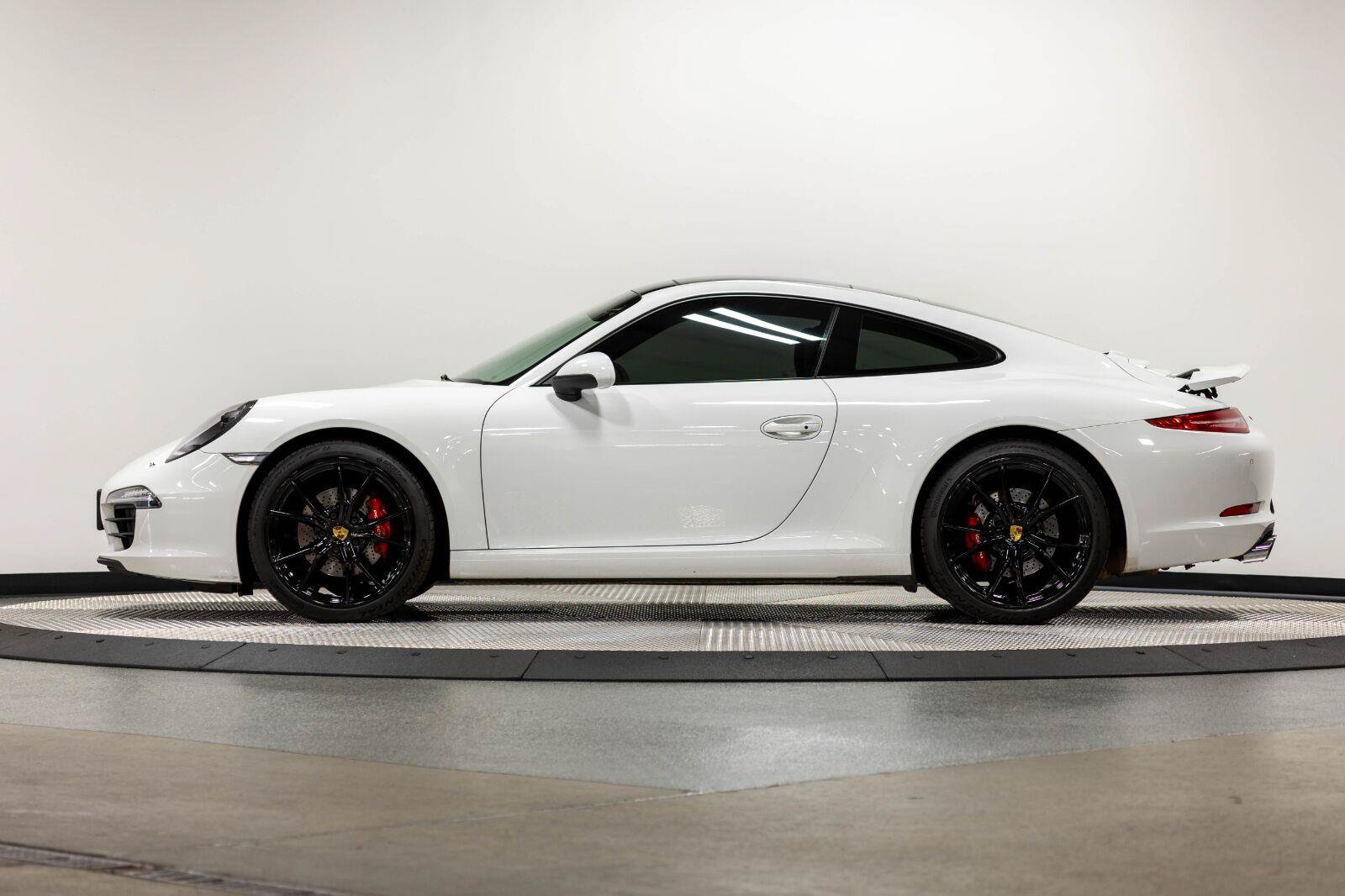 Used 2013 Porsche 911 Carrera RWD image 11
