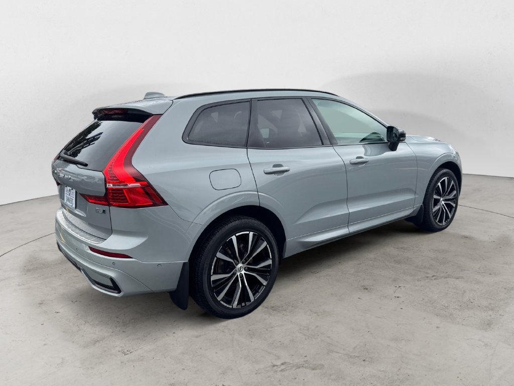 Certified 2024 Volvo XC60 B5 Plus w/ Protection Package Premier AWD/4WD image 7