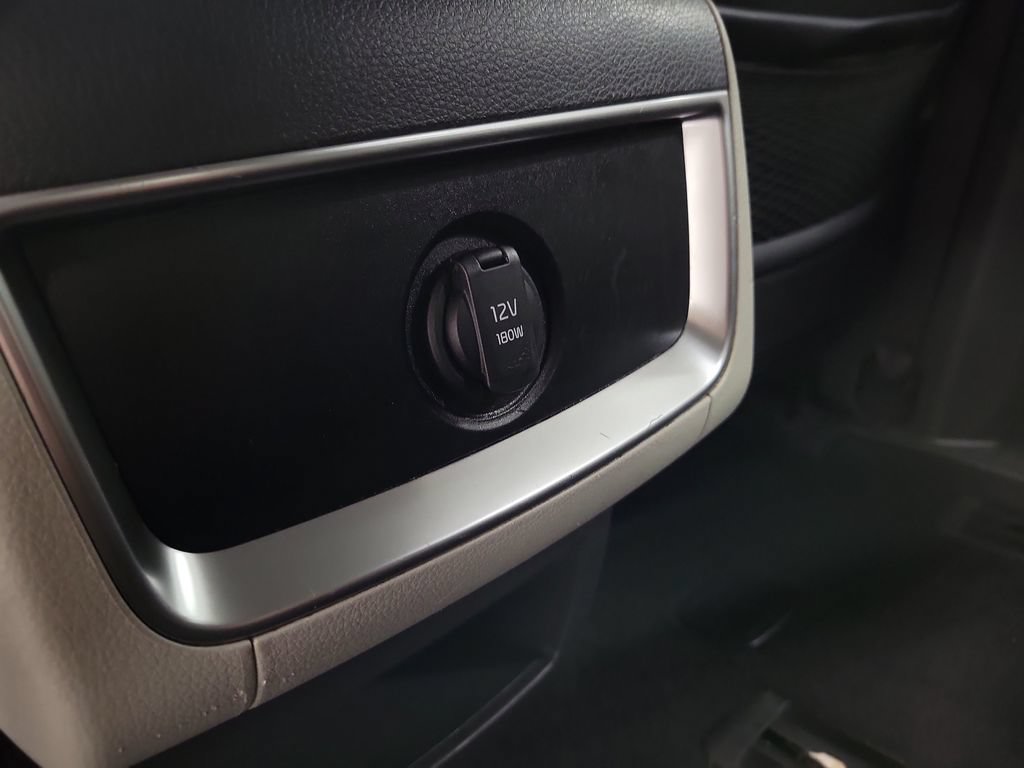 Used 2023 Kia Carnival LX FWD image 30