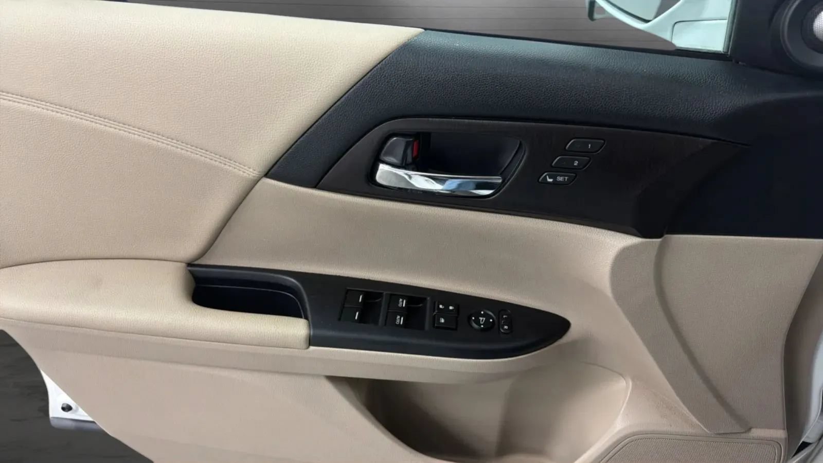 Used 2013 Honda Accord EX-L image 17