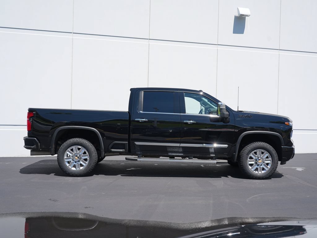 Certified 2025 Chevrolet Silverado 3500 High Country w/ High Country Premium Package AWD/4WD image 2