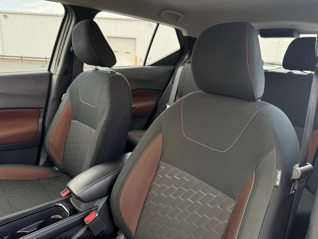 Used 2024 Nissan Kicks SR image 10