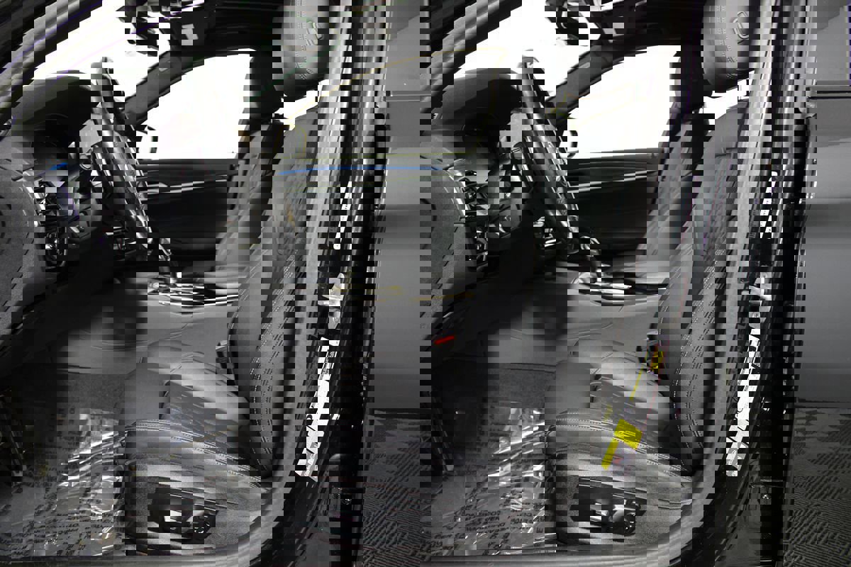 Used 2023 BMW 530e 530e w/ M Sport Package image 8