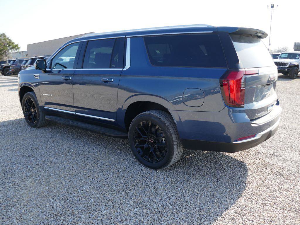 New 2026 GMC Yukon XL Elevation w/ Elevation Premium Package AWD/4WD image 6