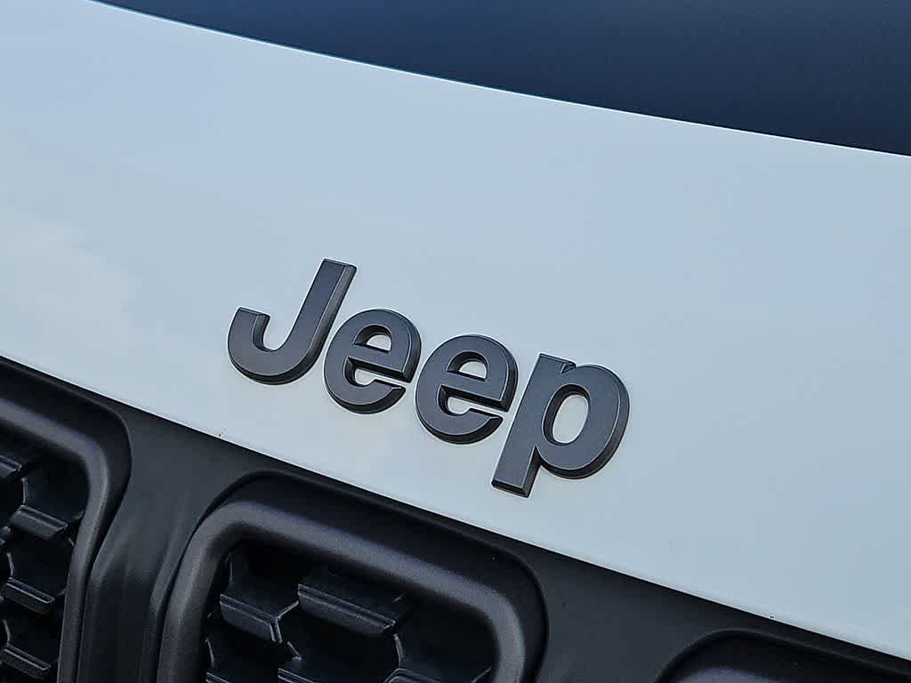 Used 2025 Jeep Compass Trailhawk AWD/4WD image 29