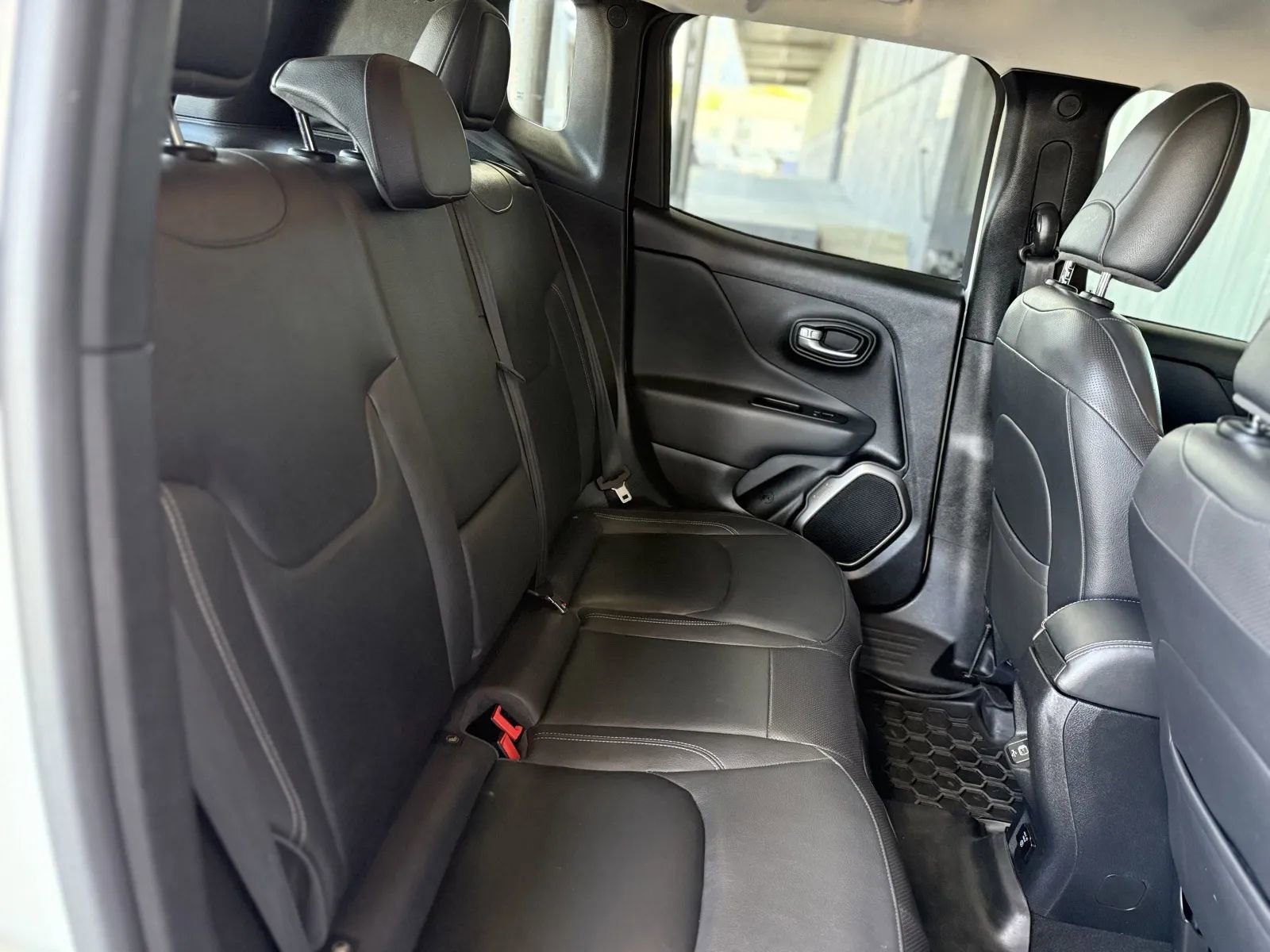 Used 2019 Jeep Renegade Limited w/ Safety and Security Group image 18