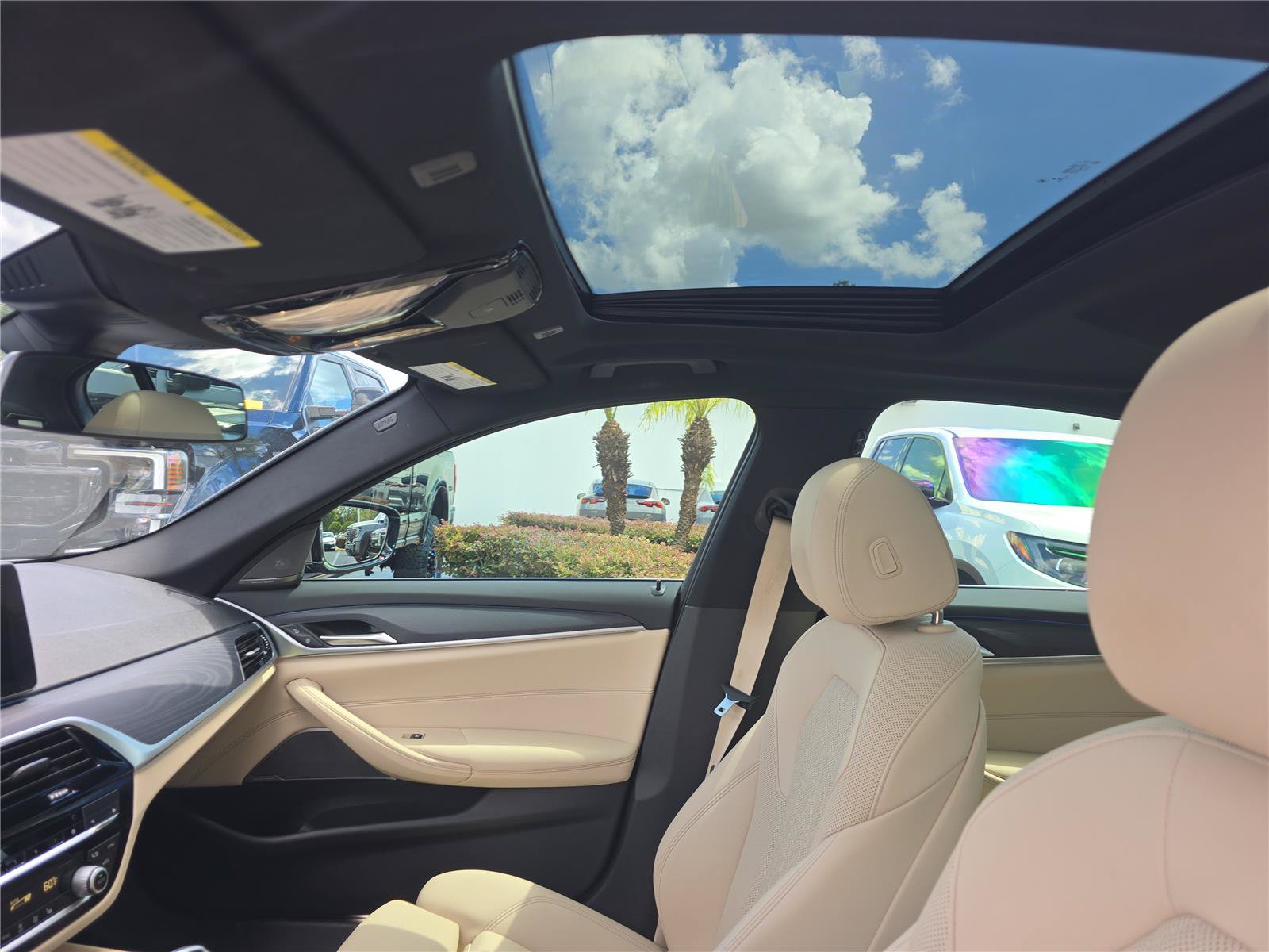 Used 2022 BMW 530e w/ Premium Package RWD image 29
