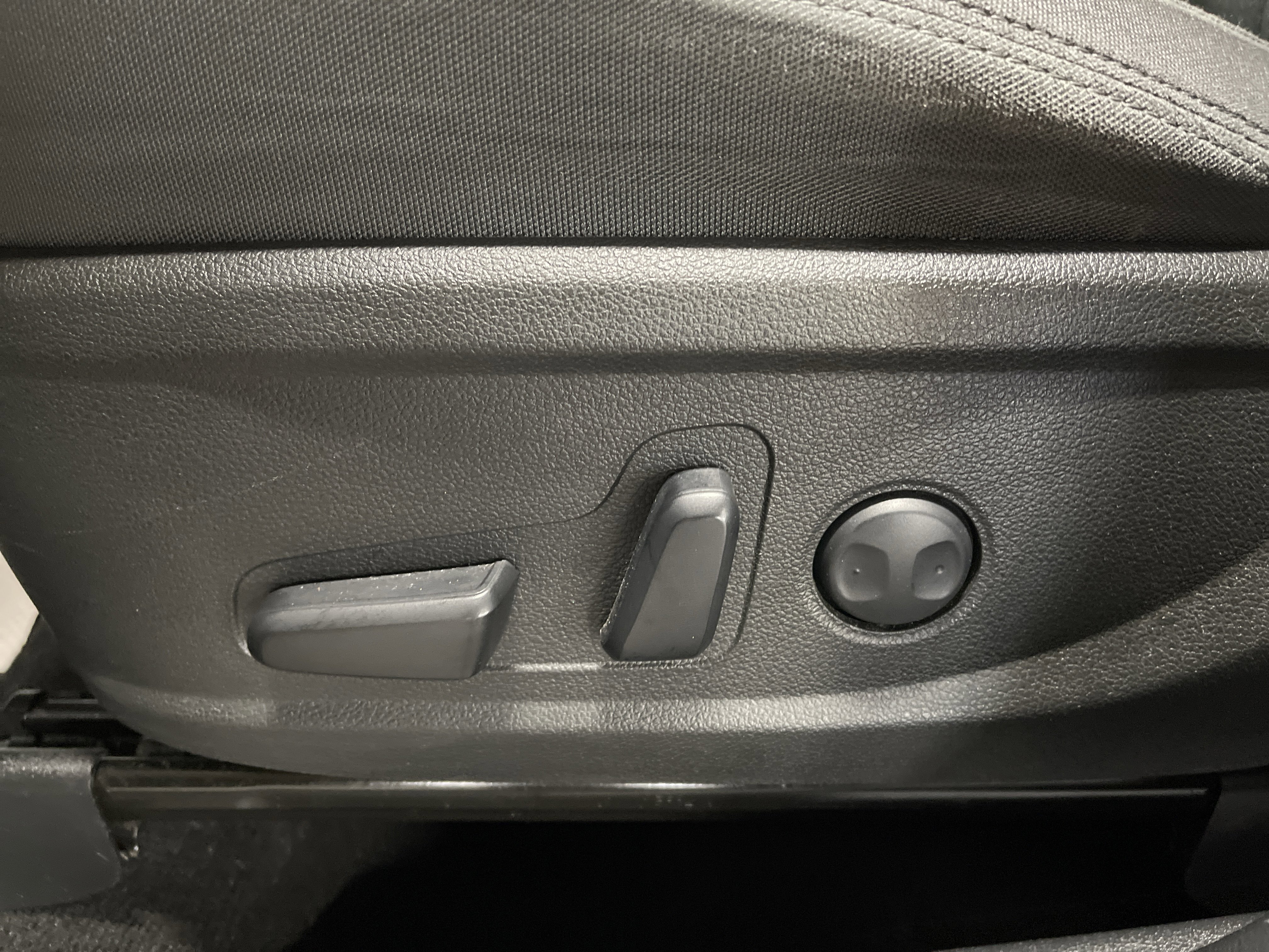 Used 2023 Hyundai Santa Fe SEL image 9