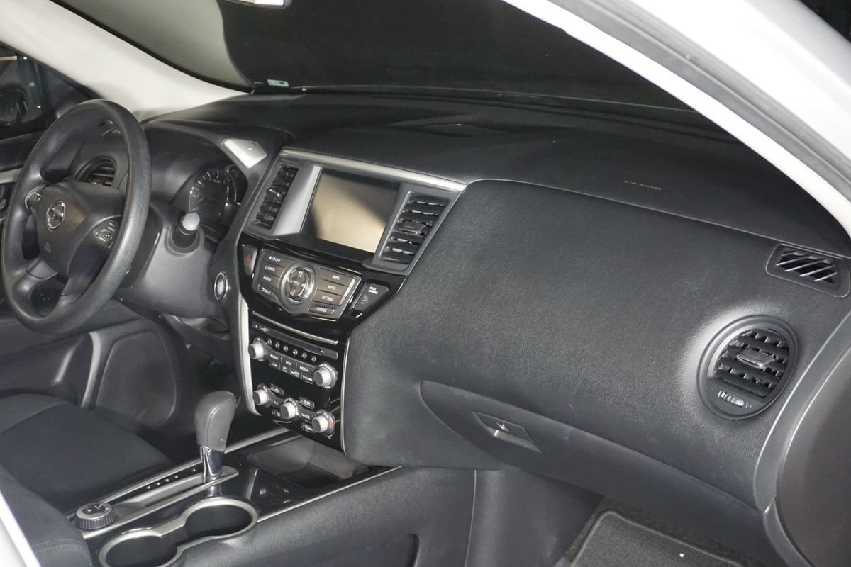 Used 2017 Nissan Pathfinder S AWD/4WD image 18