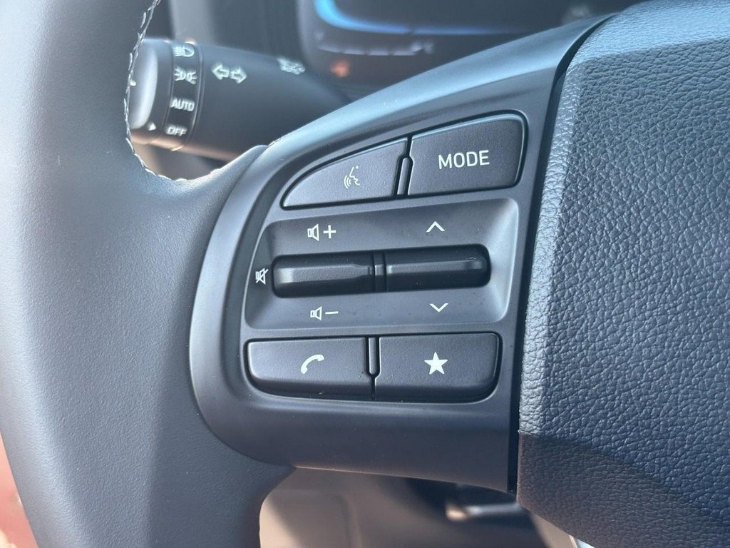 Certified 2025 Hyundai Venue Limited image 34