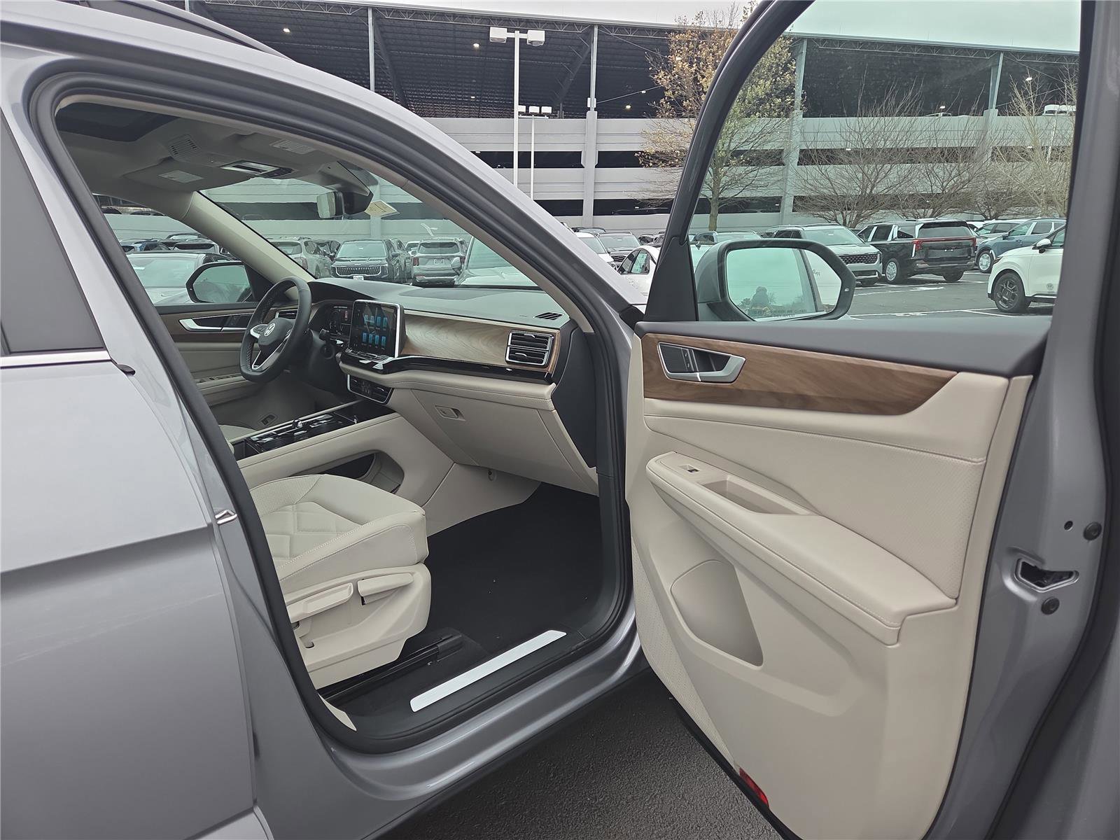 New 2026 Volkswagen Atlas SE image 26