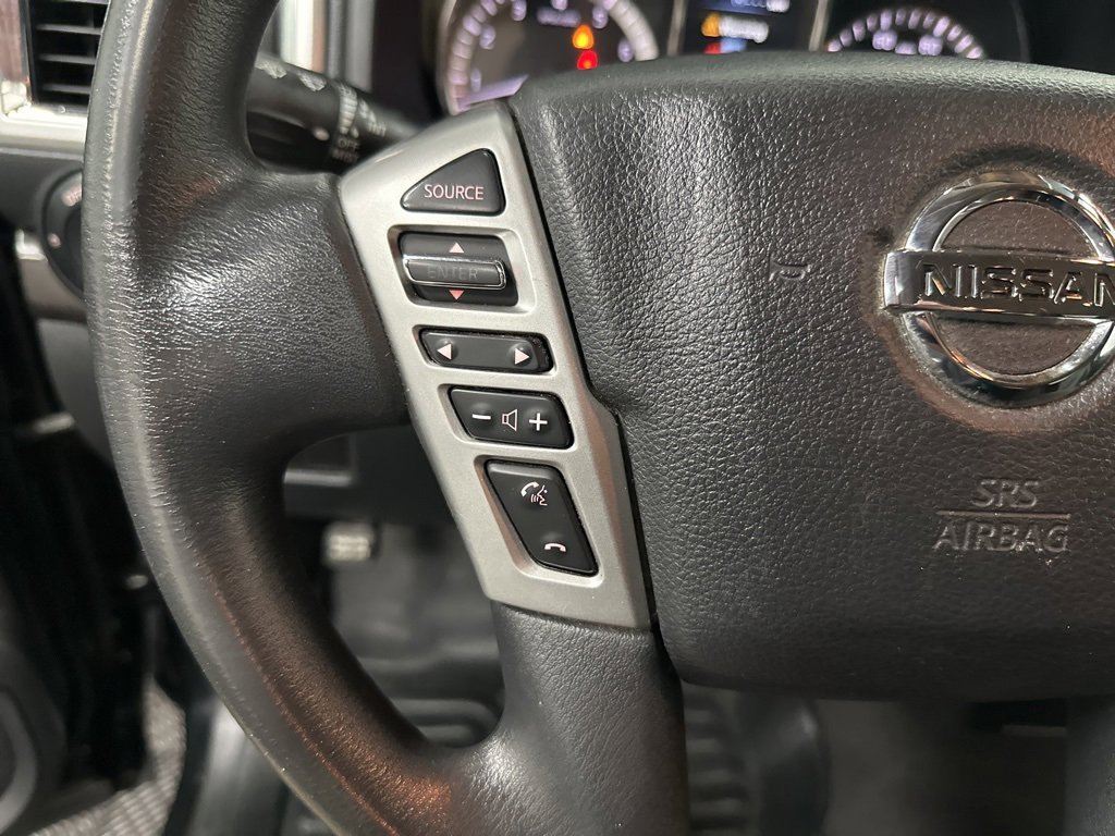 Used 2017 Nissan Titan SV image 15