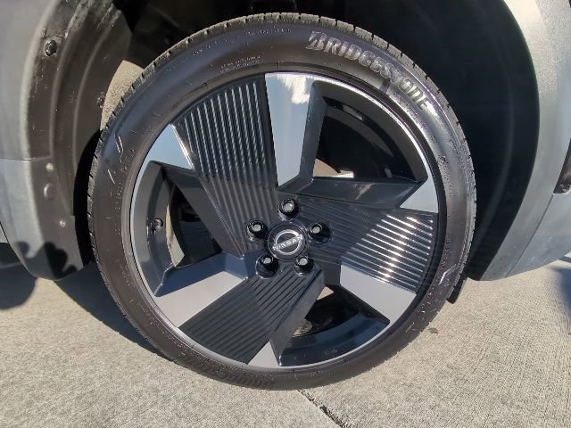 Used 2025 Nissan Kicks SR AWD/4WD image 35