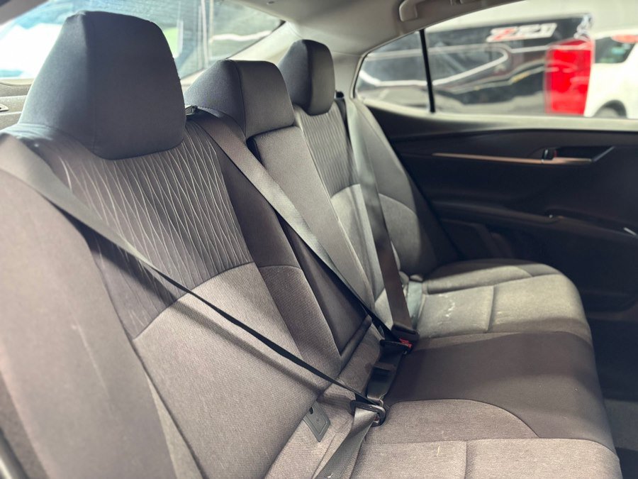 Used 2025 Toyota Camry LE FWD image 17