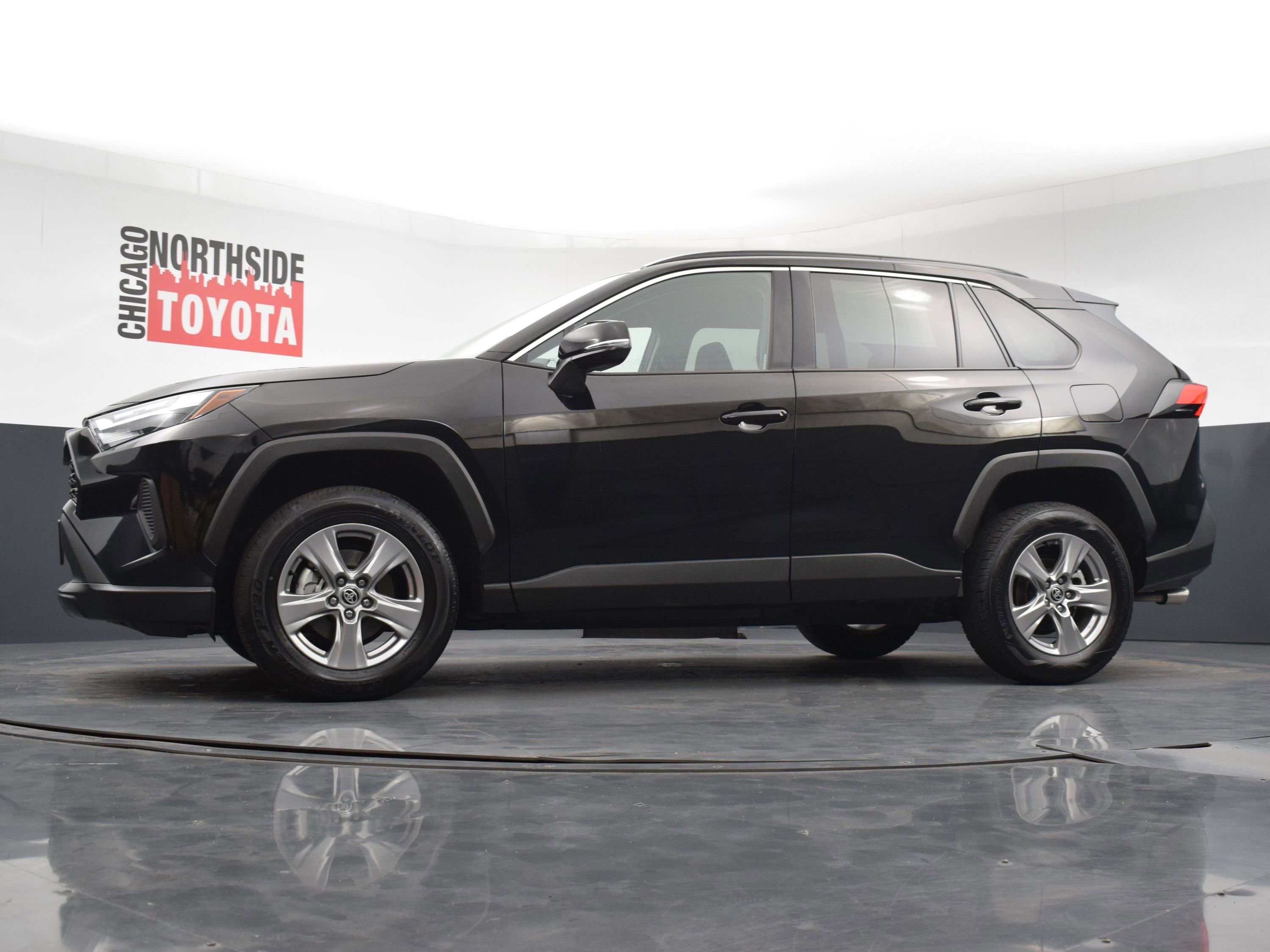 Used 2025 Toyota RAV4 XLE FWD image 24