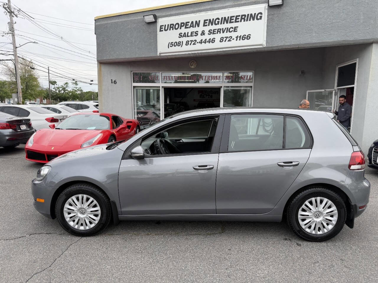 Used 2014 Volkswagen Golf 4-Door FWD image 4