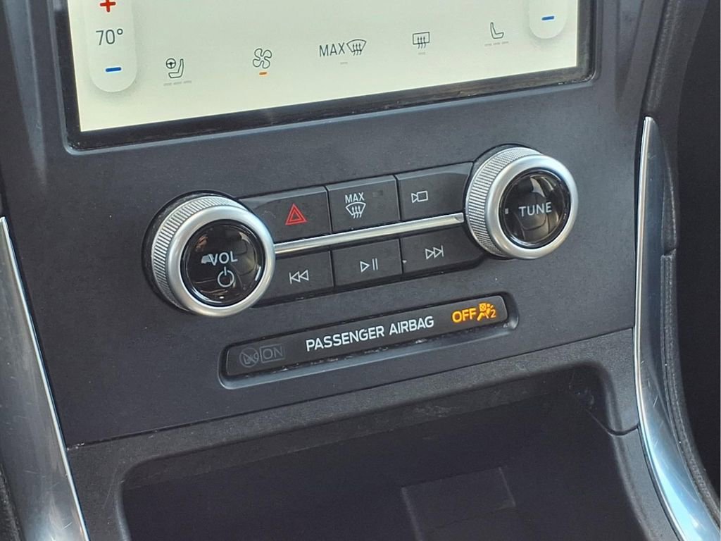 Used 2022 Ford Edge Titanium image 9