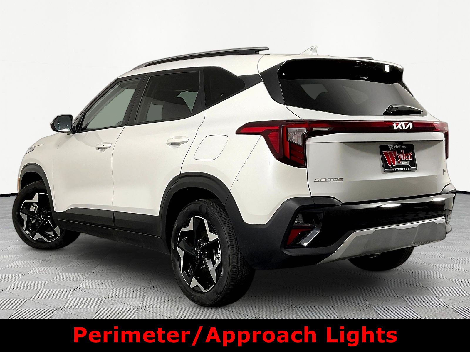 Used 2025 Kia Seltos S AWD/4WD image 4