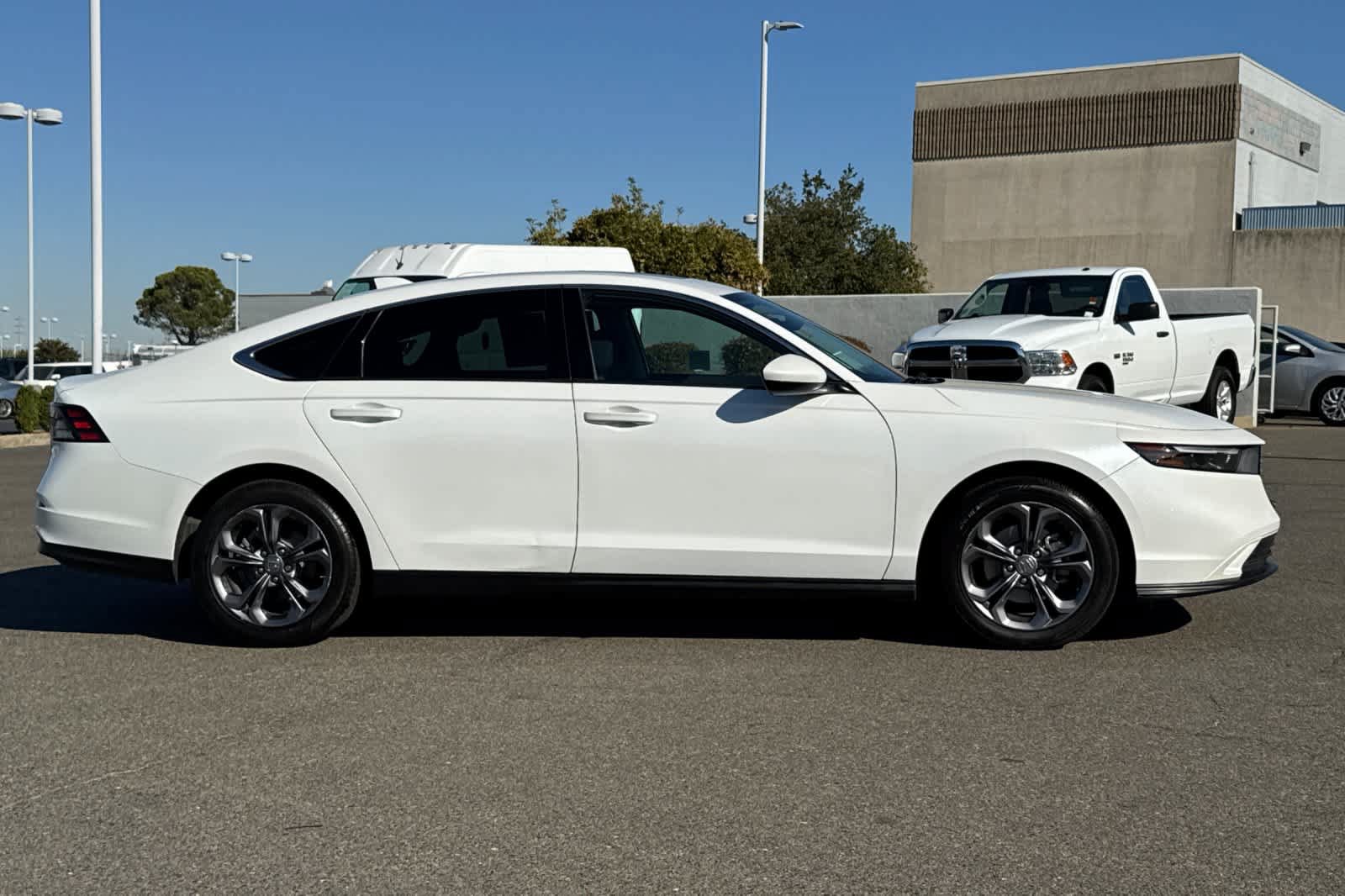 Used 2023 Honda Accord EX image 6
