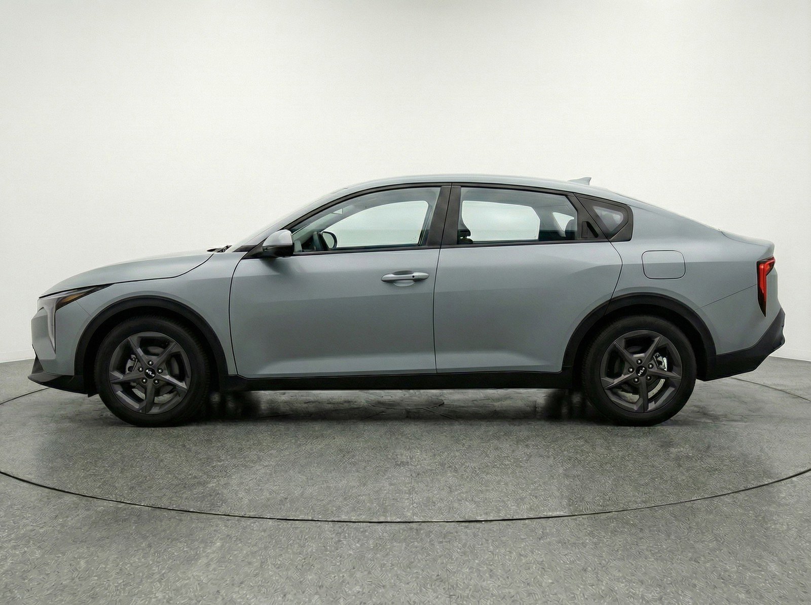 Used 2025 Kia K4 FWD image 3