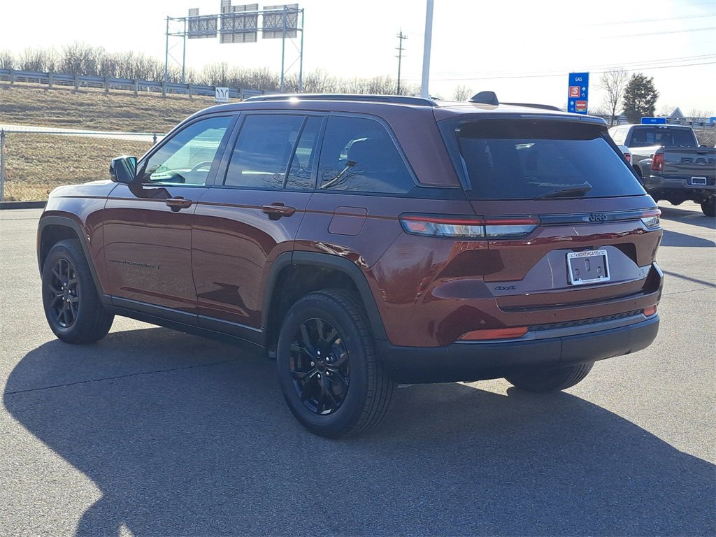New 2026 Jeep Grand Cherokee Laredo image 3
