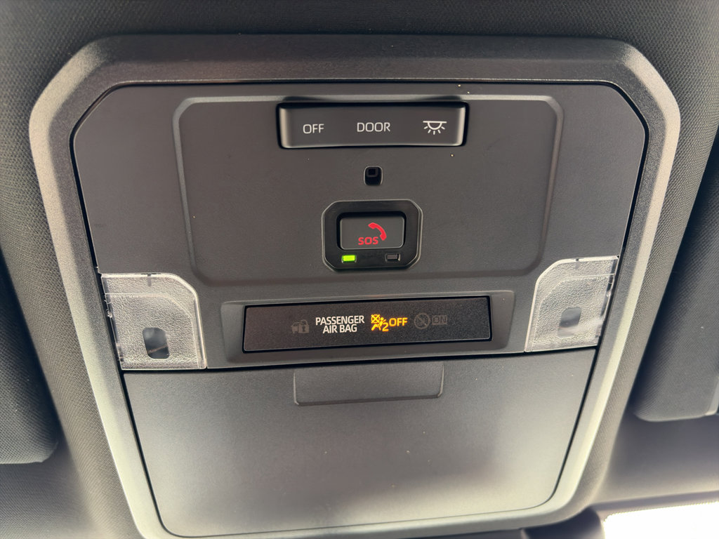 Used 2025 Toyota Tacoma TRD Off-Road image 23