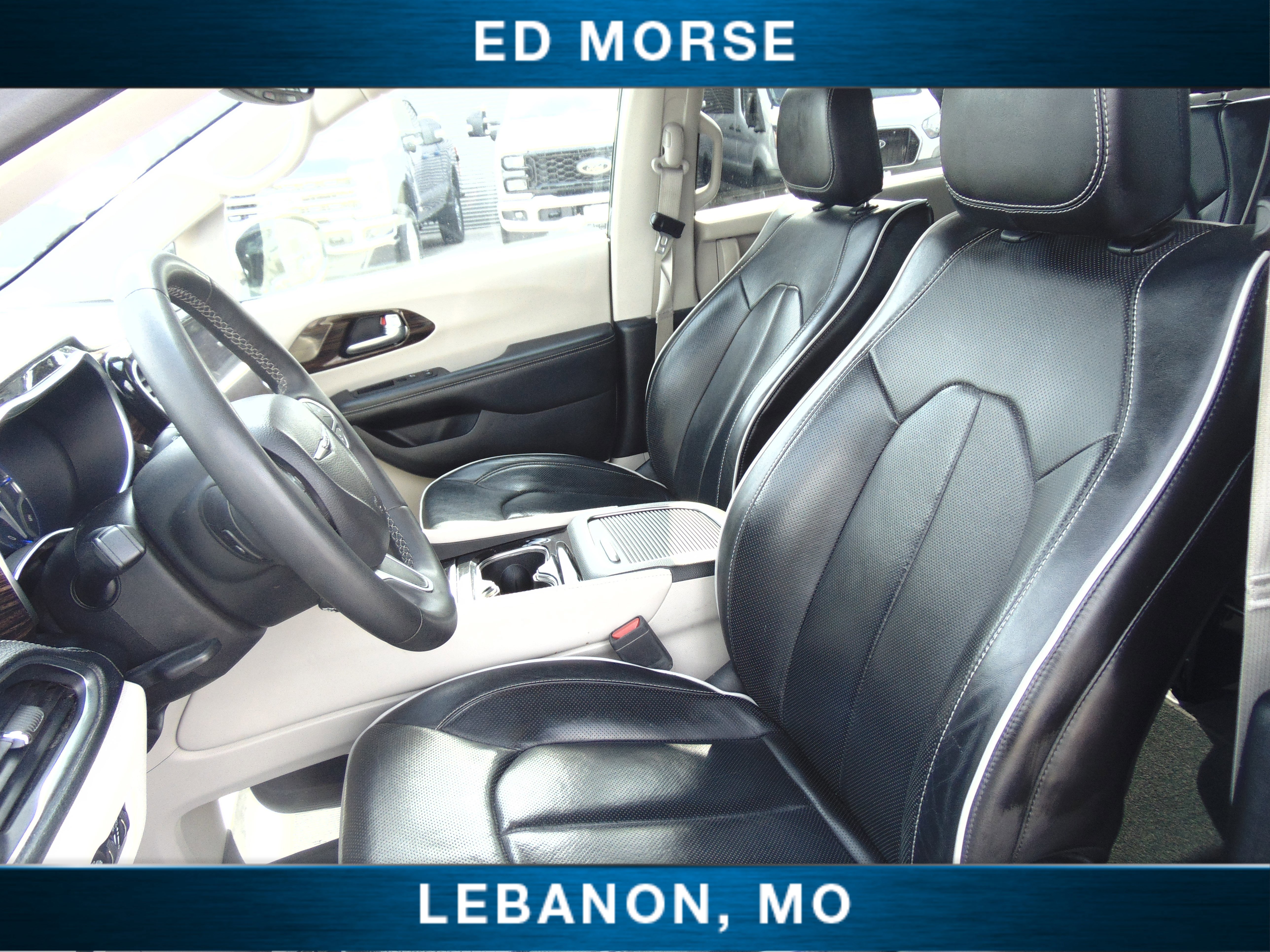 Used 2023 Chrysler Pacifica Limited image 10