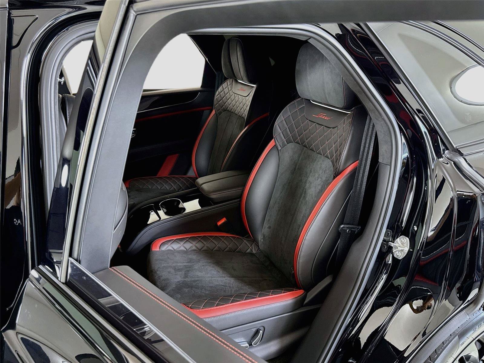 Used 2020 Bentley Bentayga Speed AWD/4WD image 25