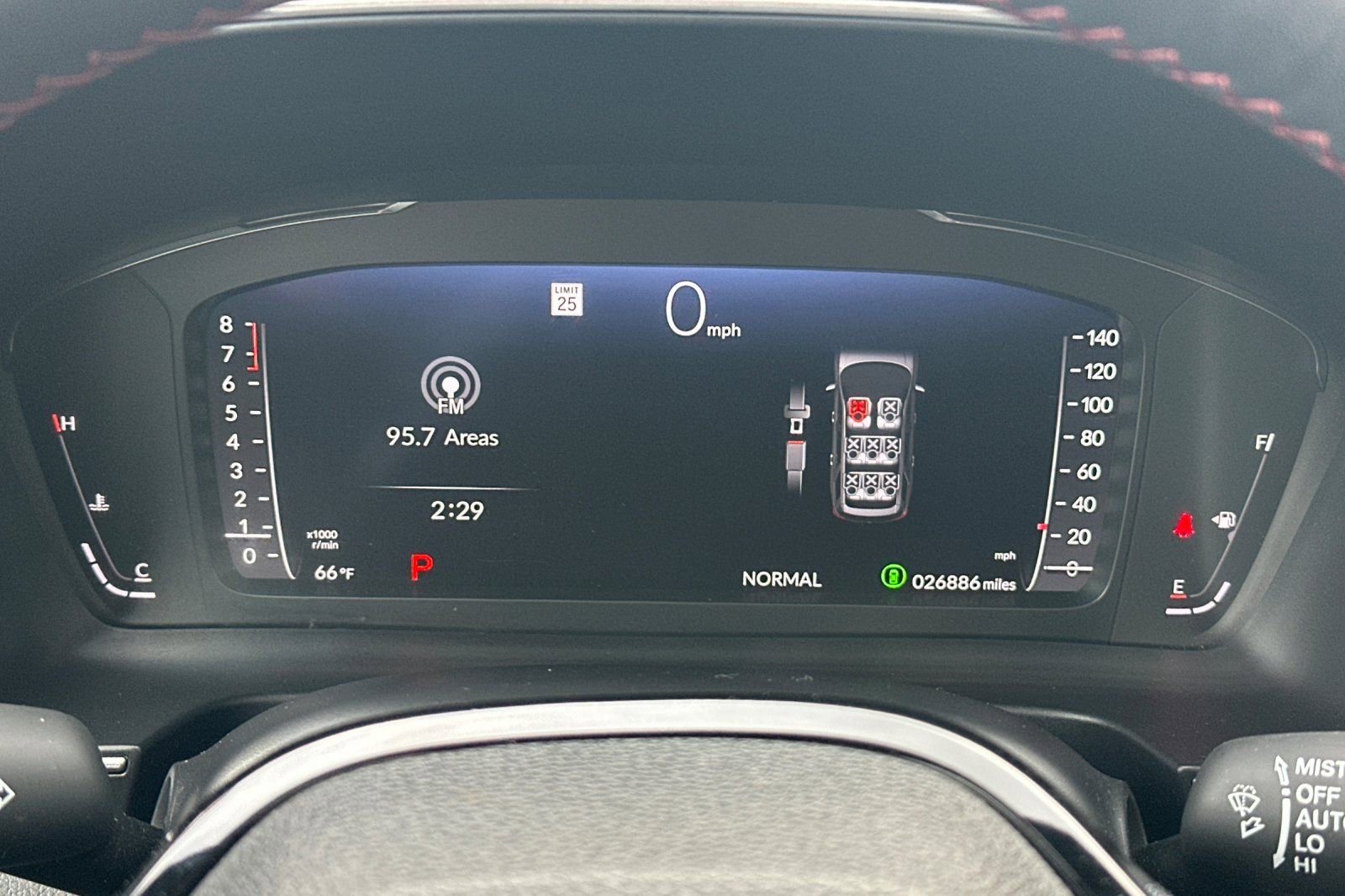 Used 2025 Honda Pilot Black Edition image 27