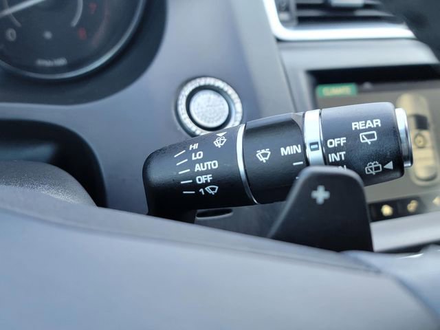 Used 2018 Jaguar E-PACE R-Dynamic SE image 17