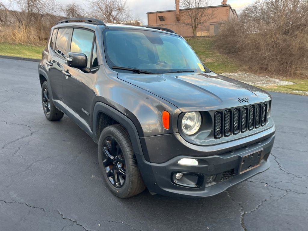 Used 2017 Jeep Renegade Altitude AWD/4WD image 7