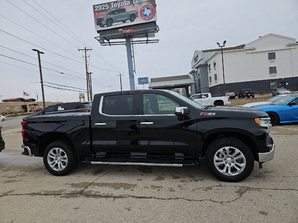 Used 2023 Chevrolet Silverado 1500 LTZ w/ Z71 Off-Road Package image 6