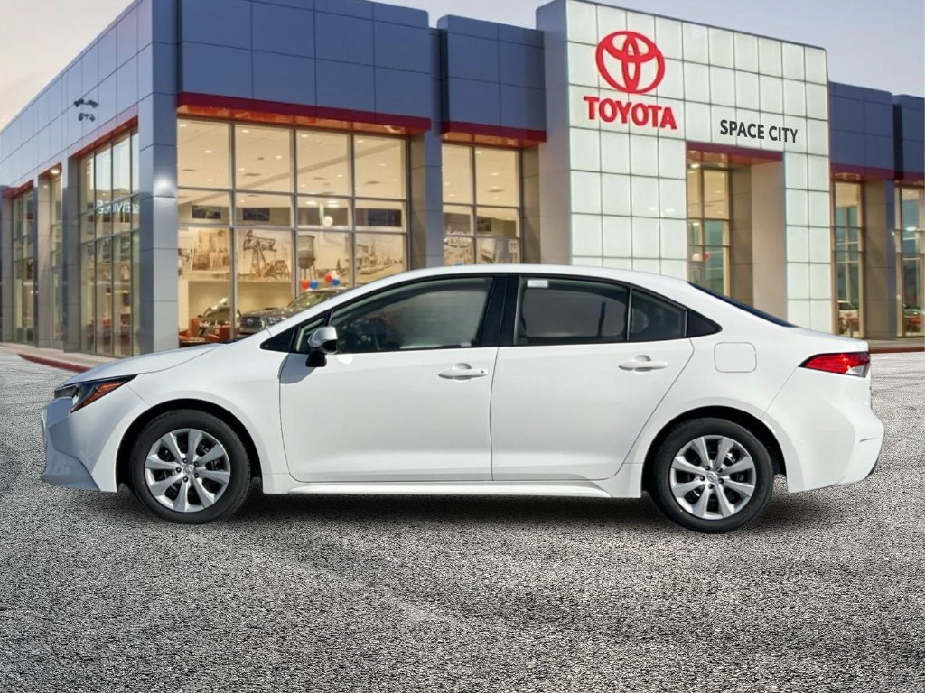 Used 2026 Toyota Corolla LE FWD image 3