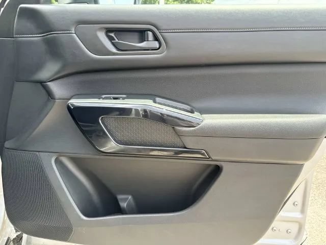 Certified 2025 Nissan Pathfinder SV AWD/4WD image 28
