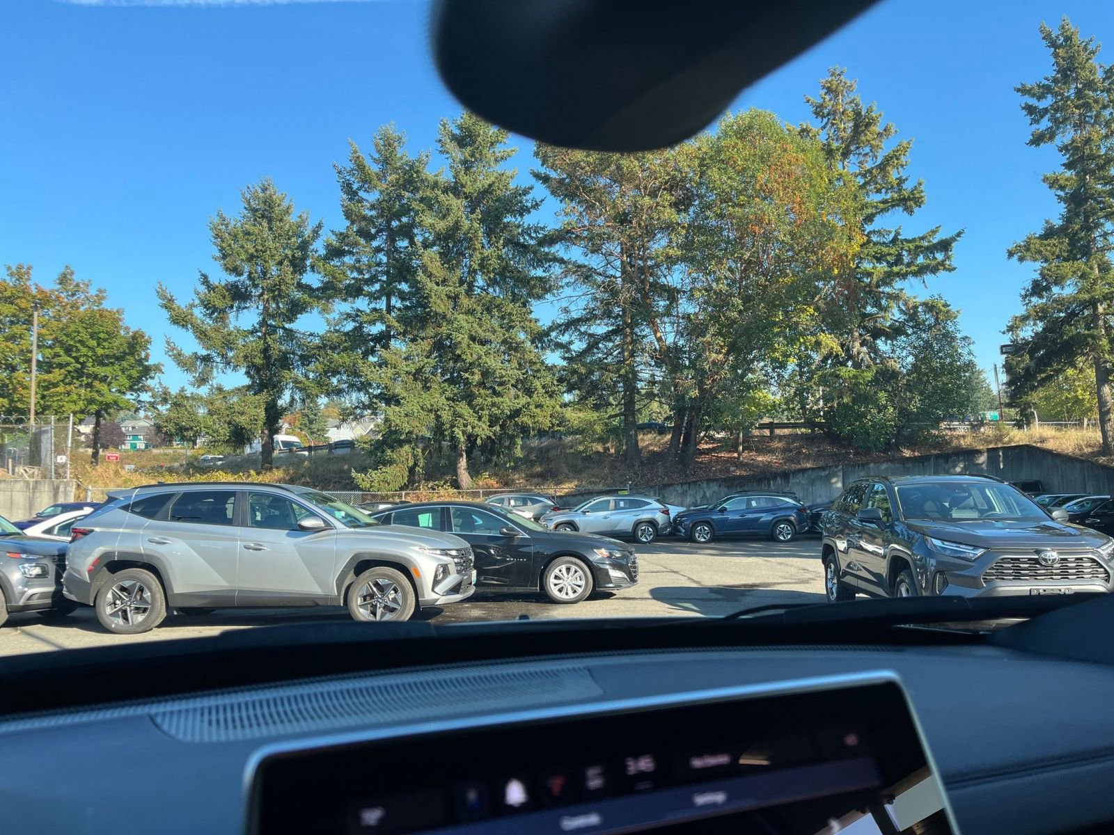 Used 2025 Jeep Compass Trailhawk image 18