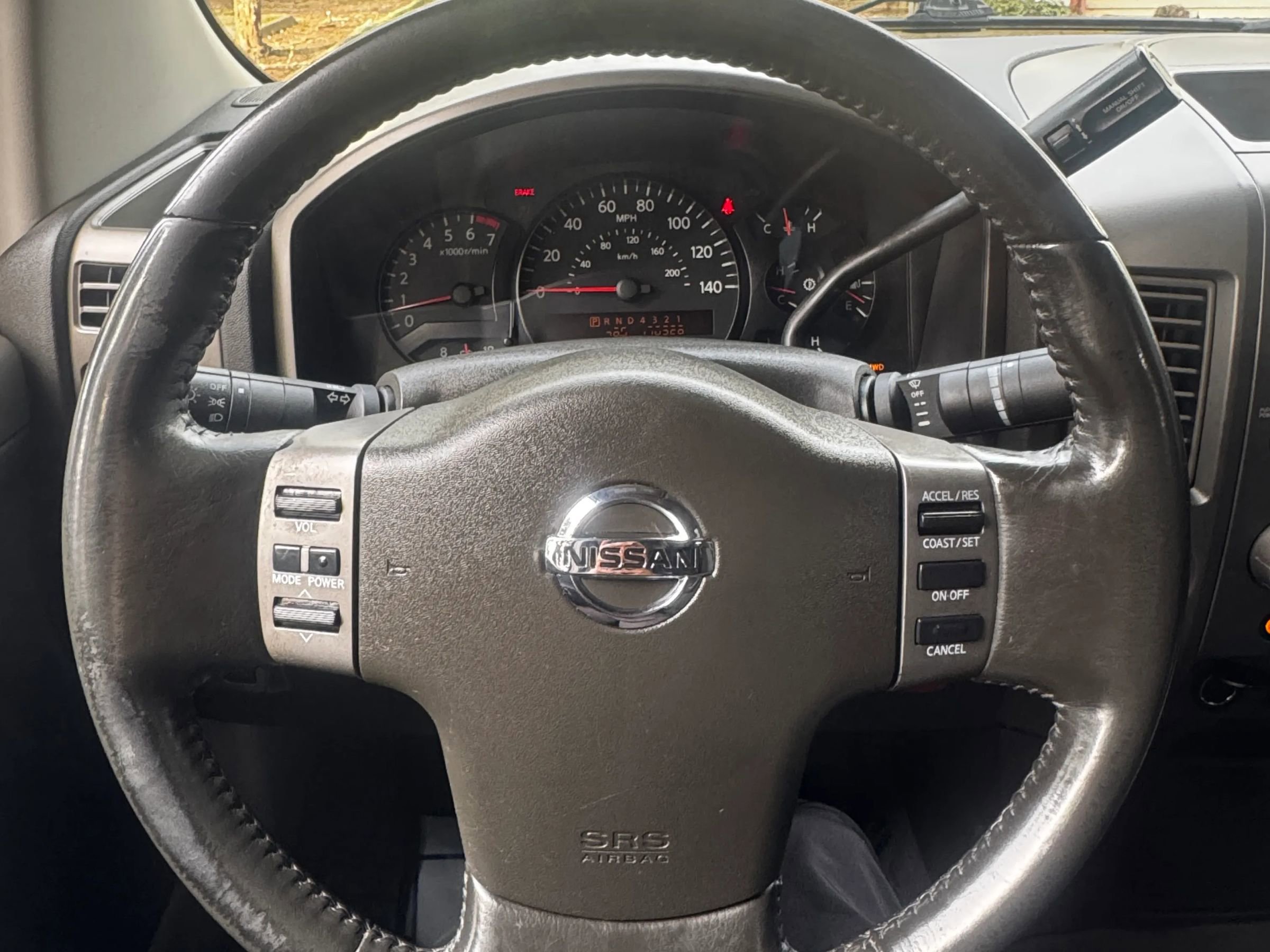 Used 2004 Nissan Titan SE w/ (Bed) Utility Bed Pkg image 10