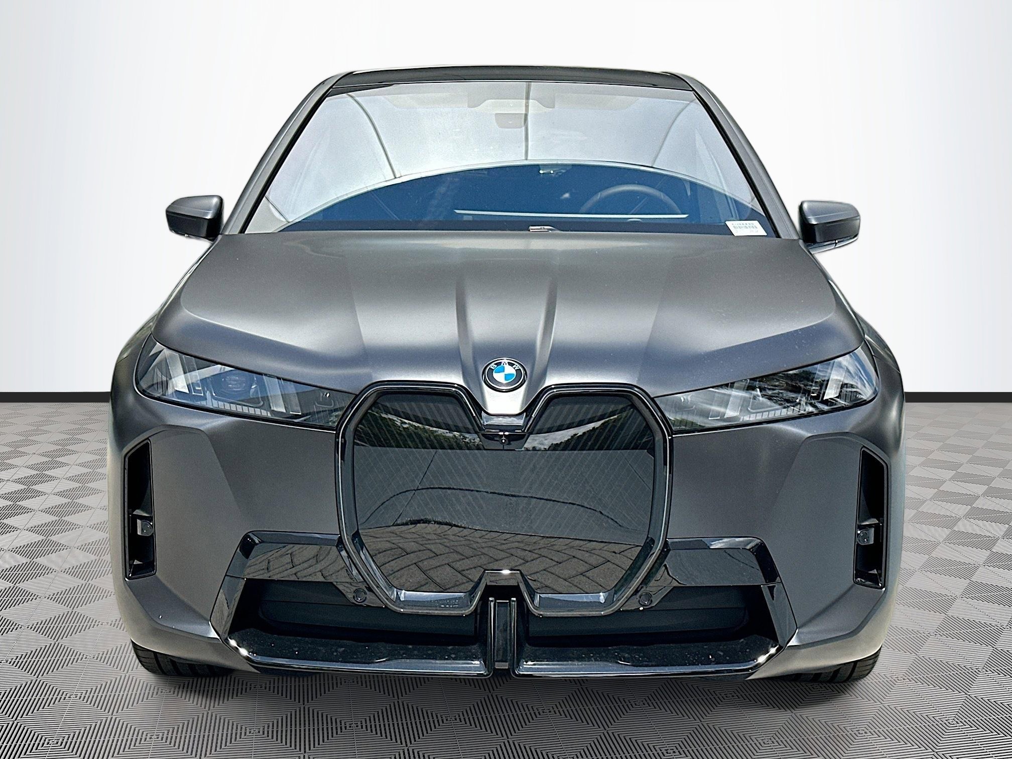 New 2026 BMW iX xDrive45 w/ M Sport Package image 2