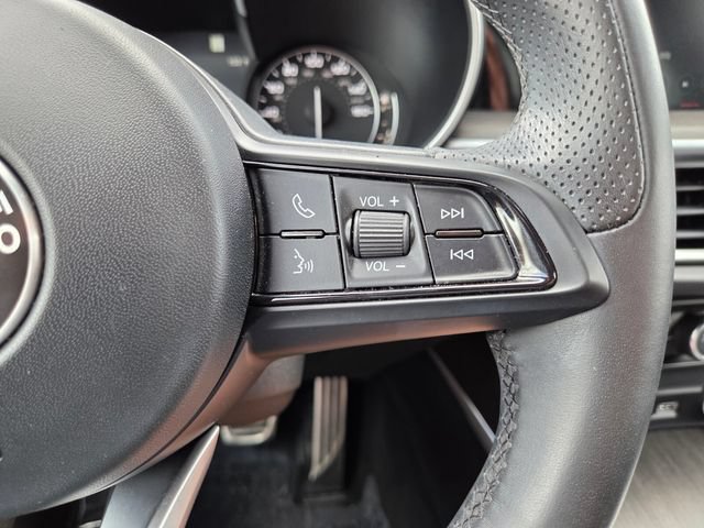 Used 2022 Alfa Romeo Stelvio Ti w/ Active Assist Plus Package AWD/4WD image 36
