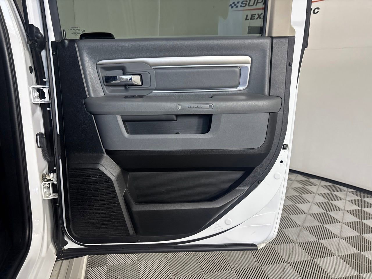 Used 2019 RAM 1500 Classic SLT RWD image 22