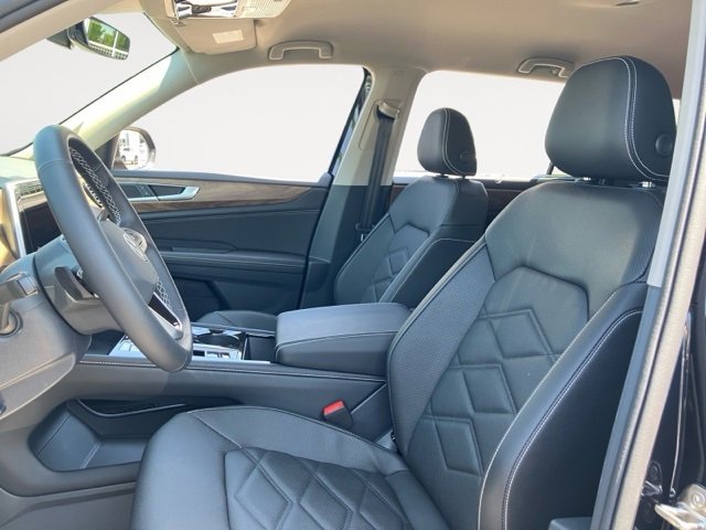 New 2025 Volkswagen Atlas SE image 9
