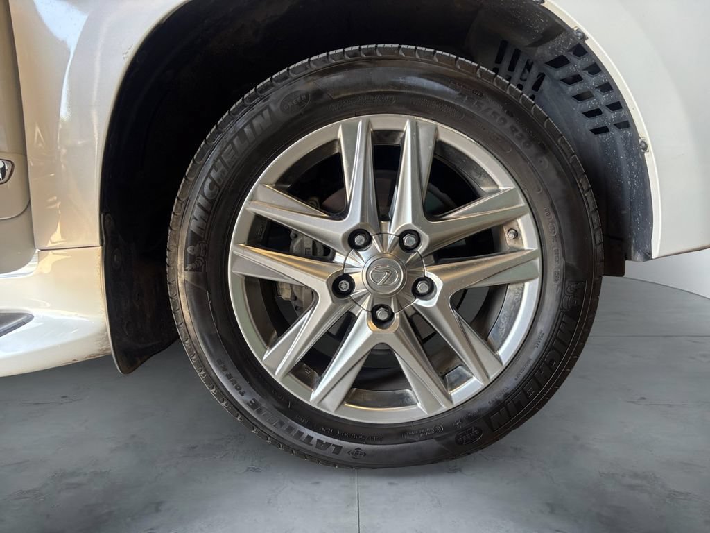 Used 2014 Lexus LX 570 4WD image 15