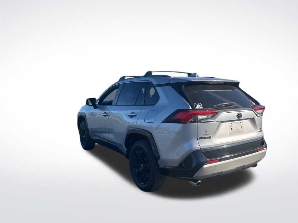 Used 2022 Toyota RAV4 SE image 9