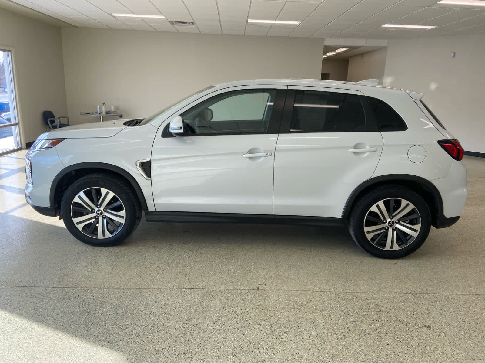 Used 2024 Mitsubishi Outlander Sport SE image 9