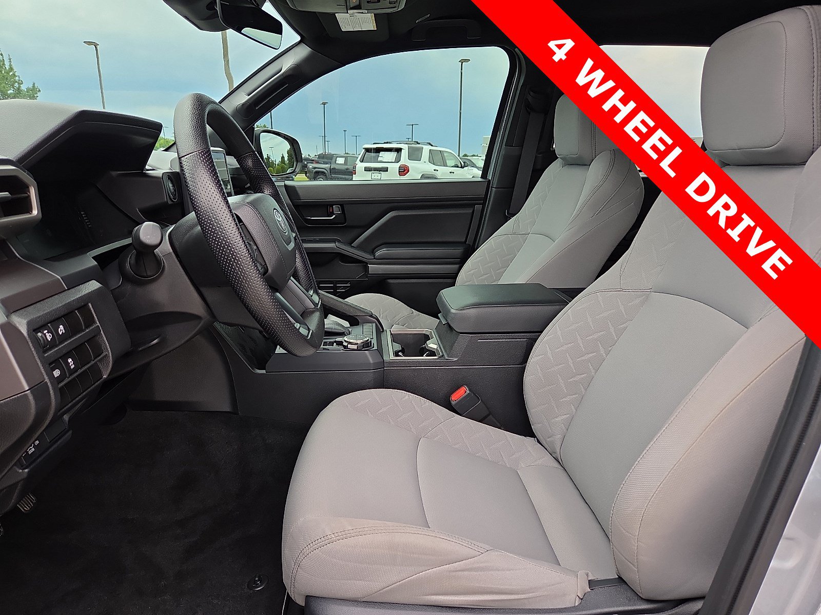 Used 2025 Toyota Tacoma SR5 AWD/4WD image 15