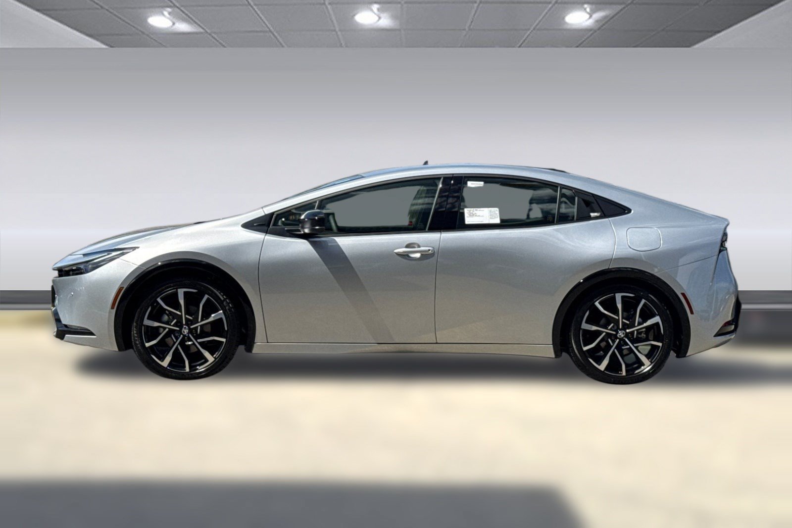 New 2027 Toyota Prius Plug-In Hybrid FWD image 2