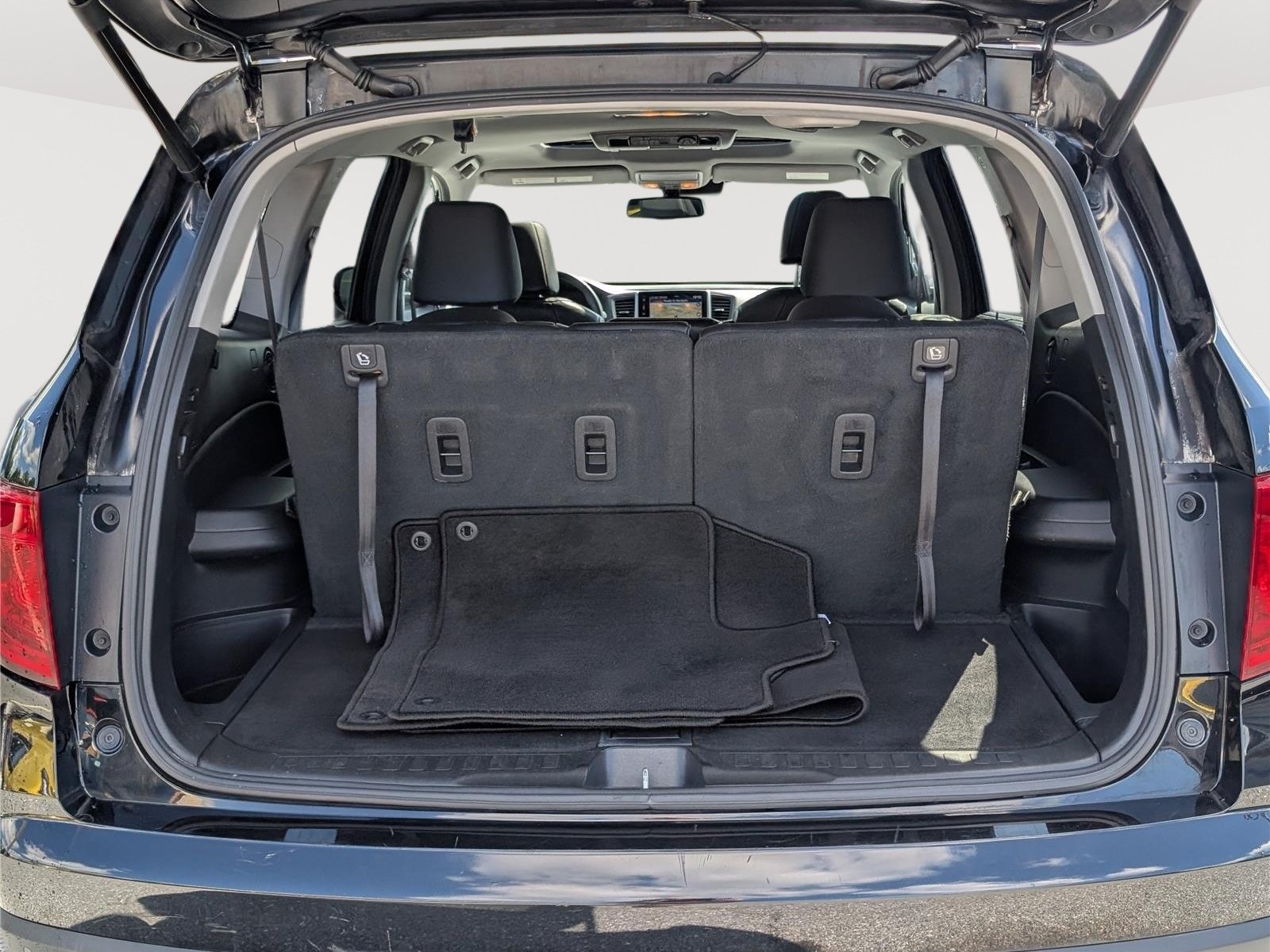 Used 2017 Honda Pilot Touring image 15
