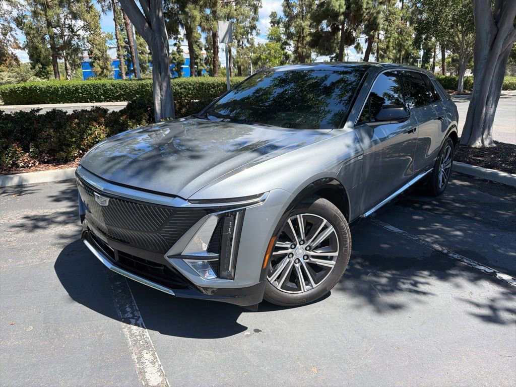 Used 2024 Cadillac Lyriq Luxury AWD/4WD image 1