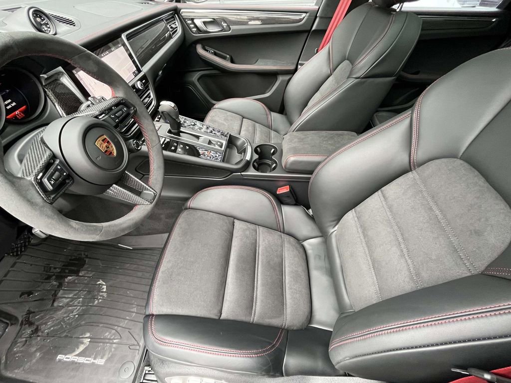 New 2026 Porsche Macan GTS image 6