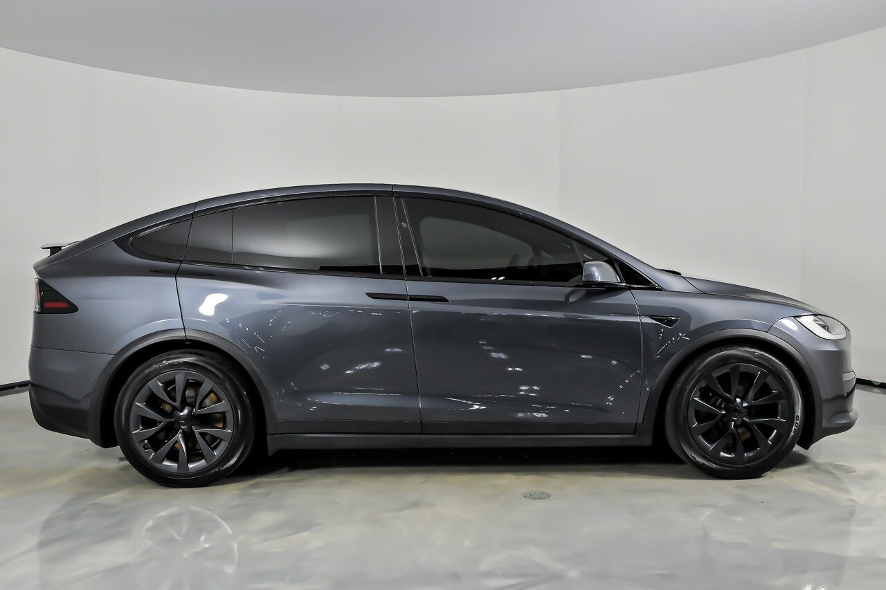 Used 2022 Tesla Model X Plaid image 13