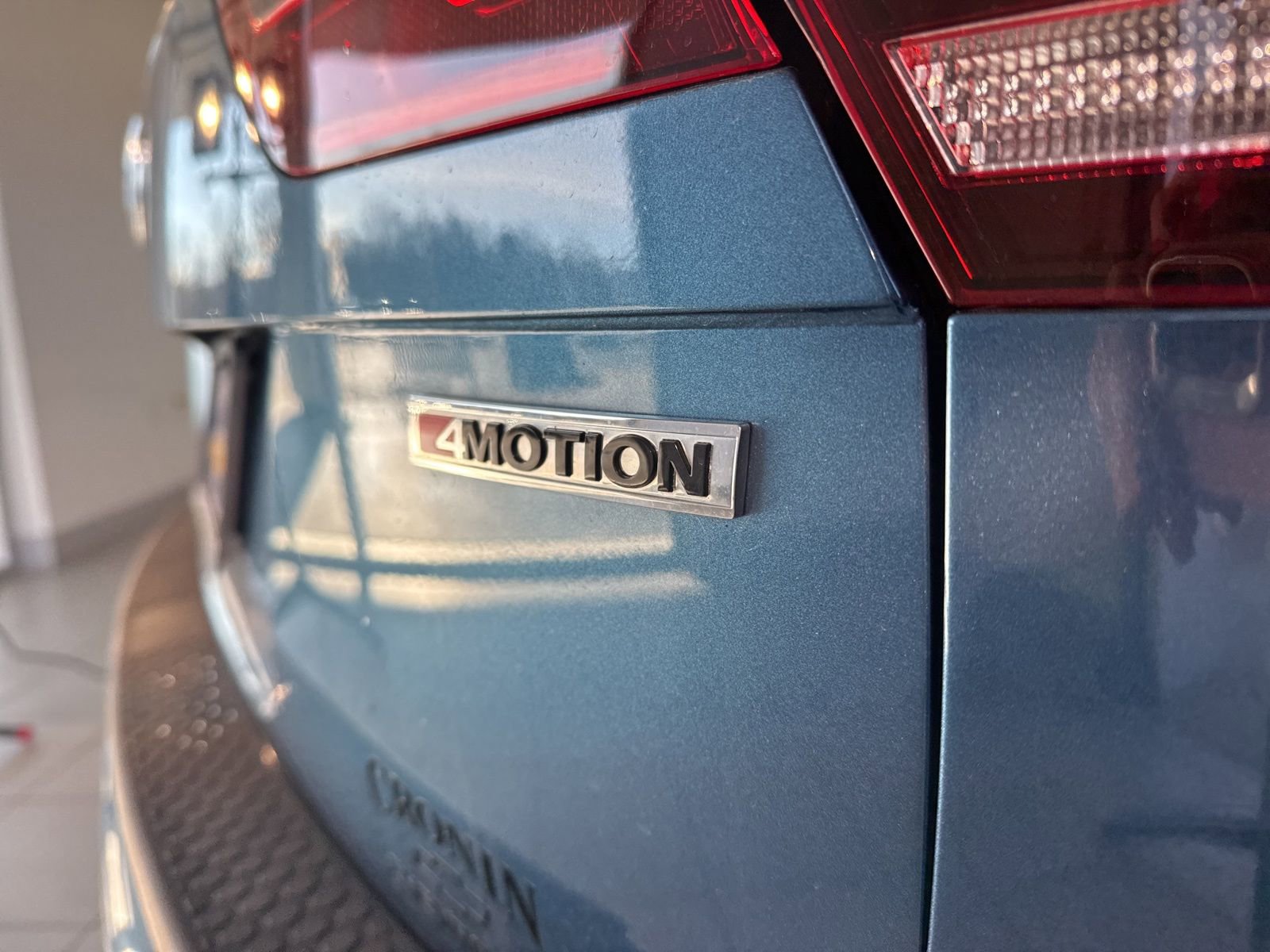 Used 2020 Volkswagen Tiguan SEL w/ 3rd Row Seat Package image 9